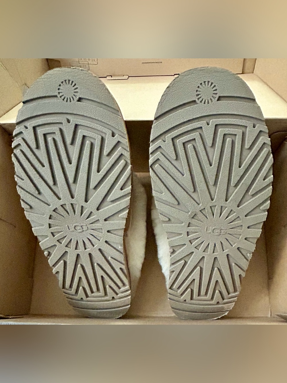 UGG Women's Disquette Slippers Chestnut - Picture 7 of 7